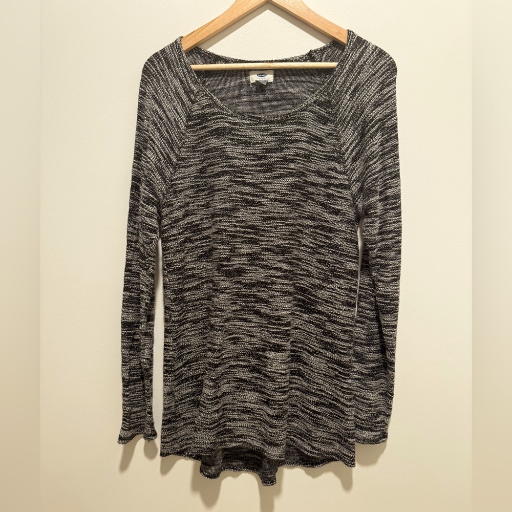 Old Navy Black and White Sweater